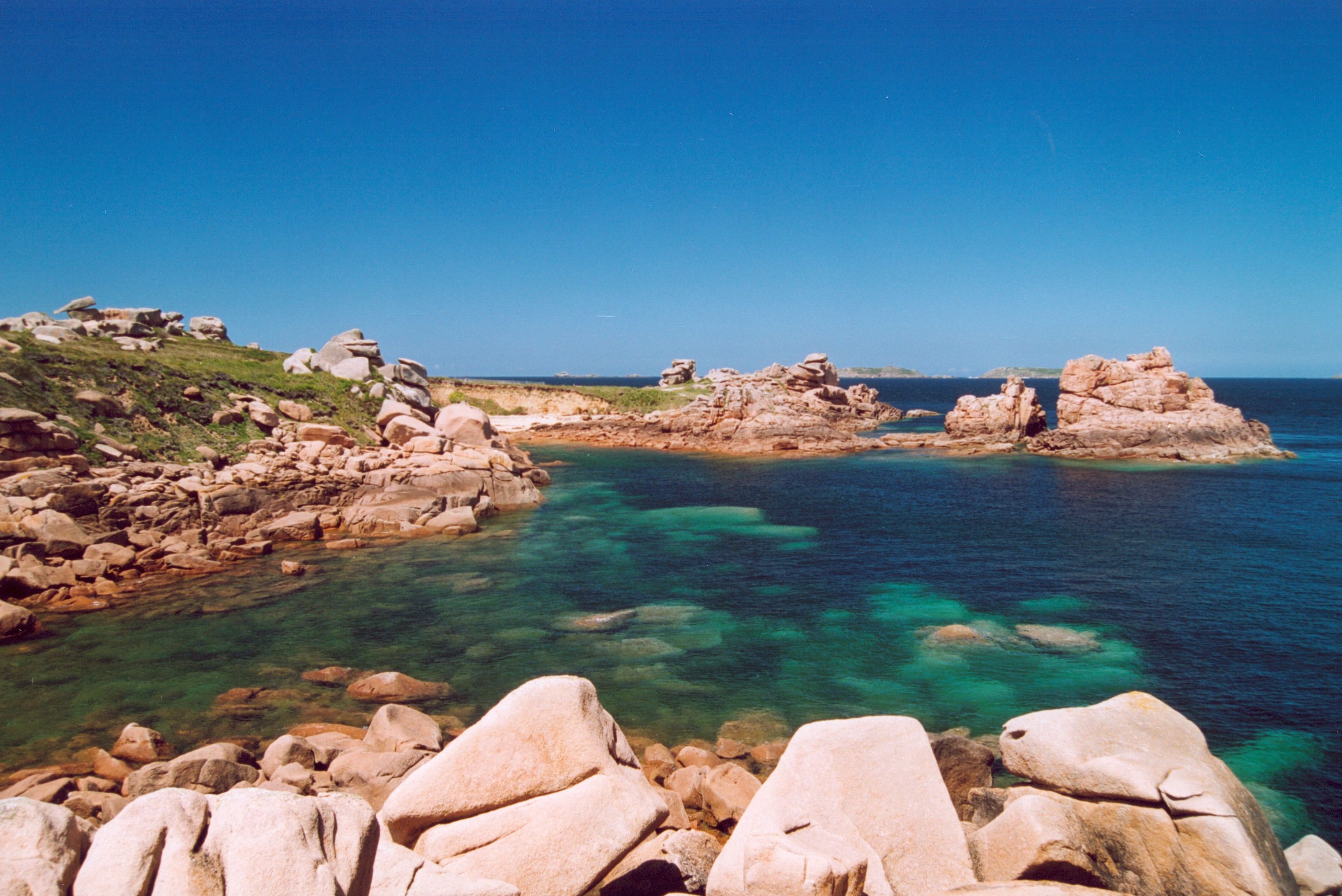 France_Cotes_d_Armor_Cote_de_granit_rose_04.jpeg