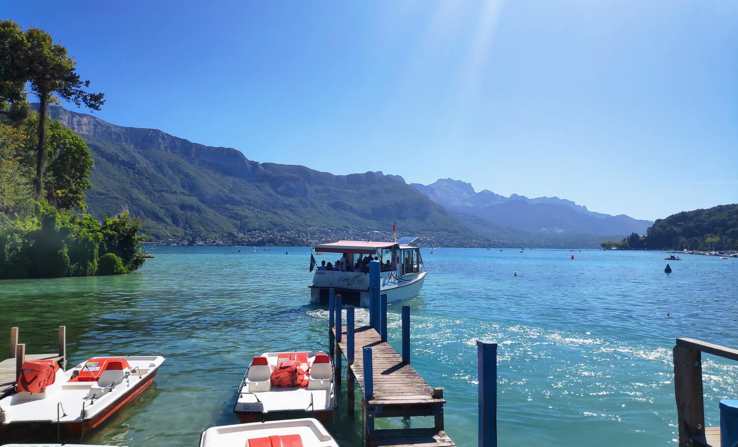 Point Bleu Location De Bateaux Veyrier Du Lac Que faire à Annecy (74330) ?